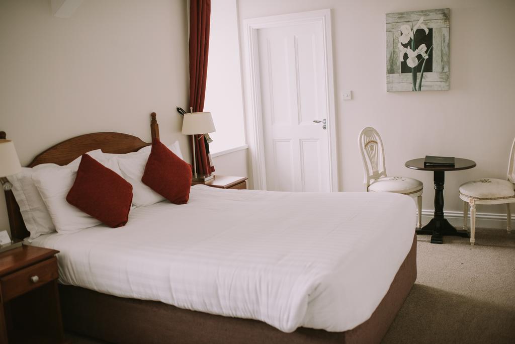 Royal Valentia Hotel Knights Town Exterior photo